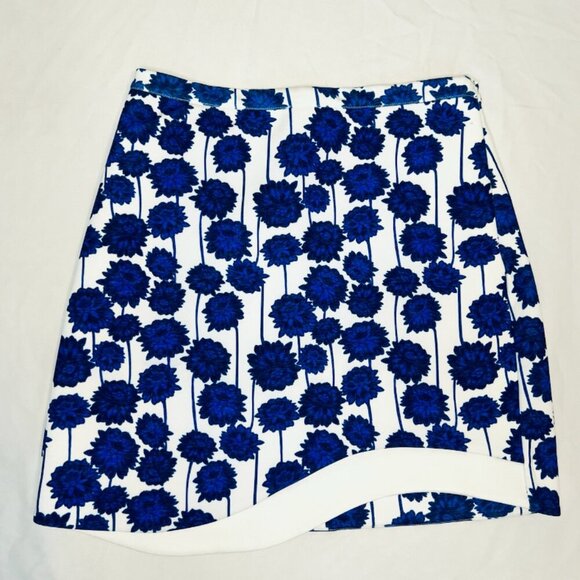 TopShop Blue and White Foral Curved Hem Skirt - Picture 1 of 3